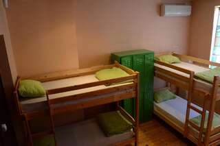 Хостелы Elegance Hostel and Guesthouse София Кровать в общем 6-местном номере для мужчин и женщин-5
