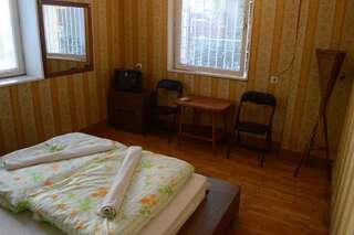 Хостелы Elegance Hostel and Guesthouse София Двухместный номер «Комфорт» с общей ванной комнатой - Дополнительное здание-9