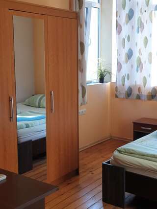 Хостелы Elegance Hostel and Guesthouse София Двухместный номер с 1 кроватью, кондиционером и общей ванной комнатой-4