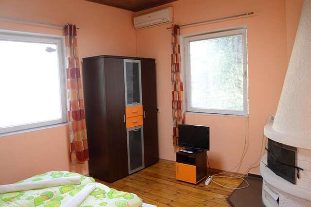 Хостелы Elegance Hostel and Guesthouse София-40